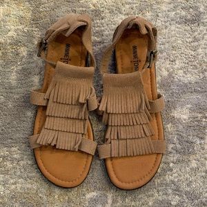 Never worn! Minnetonka Fringe Sandals, size 7